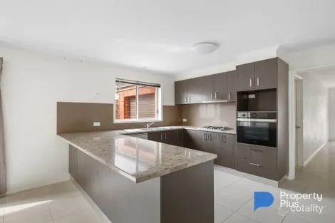 Property photo of 31 Sovereign Gardens Kangaroo Flat VIC 3555