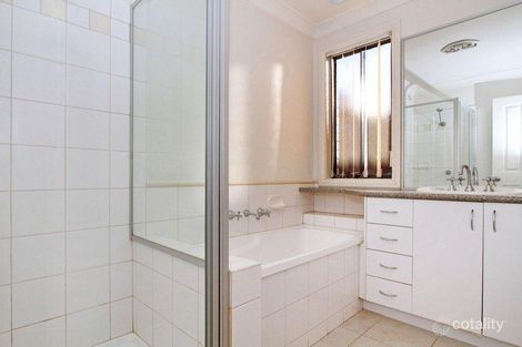 Property photo of 35 Kanmore Crescent Hillside VIC 3037
