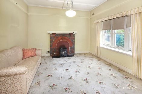 Property photo of 24 Fewster Road Hampton VIC 3188