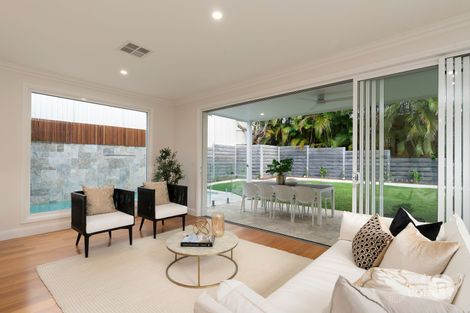 Property photo of 16 Leslie Street Bardon QLD 4065