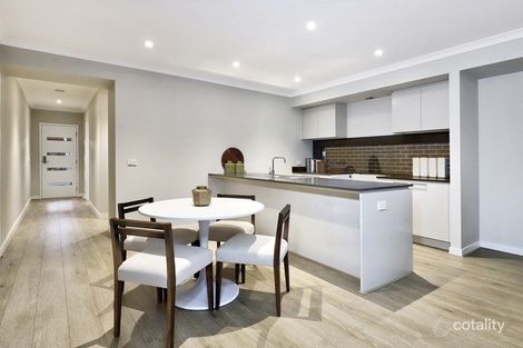 Property photo of 32 Featherwood Crescent Craigieburn VIC 3064