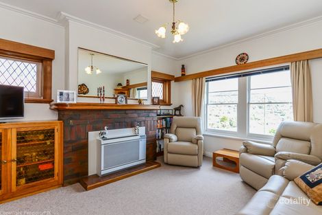 Property photo of 81 Malunna Road Lindisfarne TAS 7015