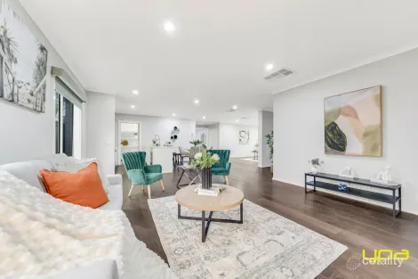 Property photo of 8 Banjo Circuit Lynbrook VIC 3975