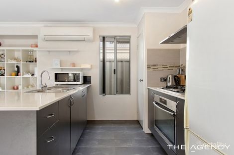 Property photo of 18 Narloo Way Golden Bay WA 6174