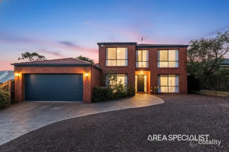 3 Ralron Ct, Pakenham, VIC 3810