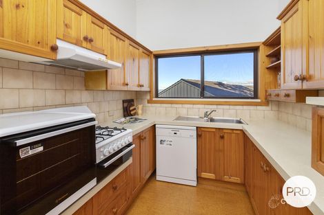Property photo of 6 Burrows Avenue Kanahooka NSW 2530