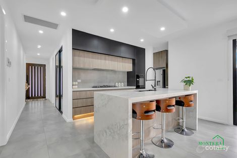 Property photo of 1 Carob Street Mickleham VIC 3064