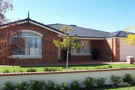 4 Zaragoza Dr, Port Kennedy, WA 6172