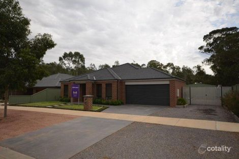 8 Sanctuary Bvd, Maiden Gully, VIC 3551