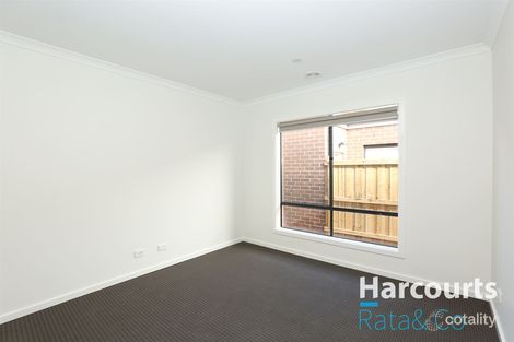 Property photo of 8 Meadow Lane Wollert VIC 3750