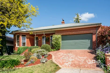 72 Fullbrook Dr, Sunbury, VIC 3429