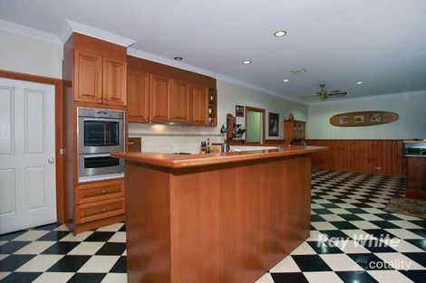 Property photo of 54 Earlston Circuit Cranbourne VIC 3977