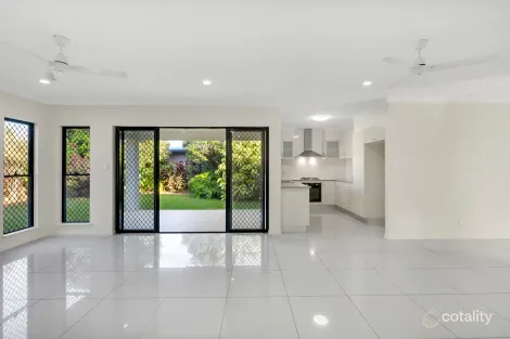 Property photo of 10 Hillary Drive Smithfield QLD 4878