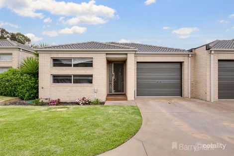 7/30 Sir Thomas Dr, Pakenham, VIC 3810