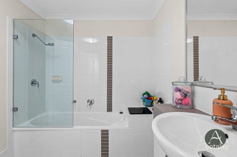 Property photo of 8 Larcom Crescent Redbank Plains QLD 4301
