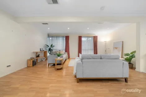 Property photo of 1/28 Inverell Avenue Mount Waverley VIC 3149