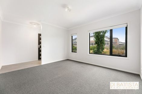 Property photo of 11 Waragreen Walk Mickleham VIC 3064