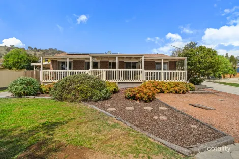 Property photo of 3 Stead Place Banks ACT 2906