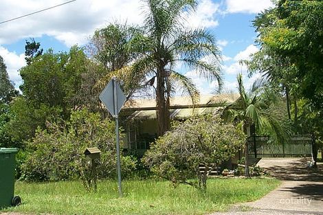 4 Acacia Cir, Southside, QLD 4570