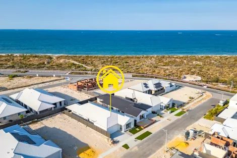 Property photo of 13 Nerite Way Jindalee WA 6036