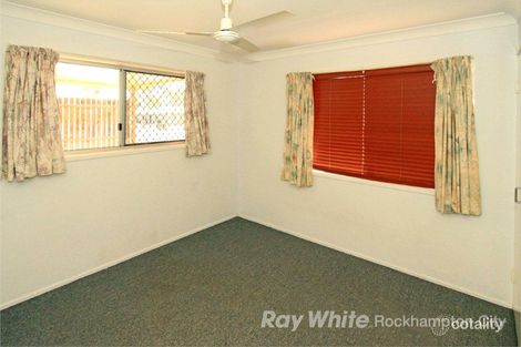 Property photo of 2/372 Farm Street Norman Gardens QLD 4701
