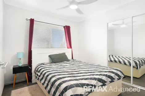 Property photo of 47 Lakeside Crescent Ningi QLD 4511