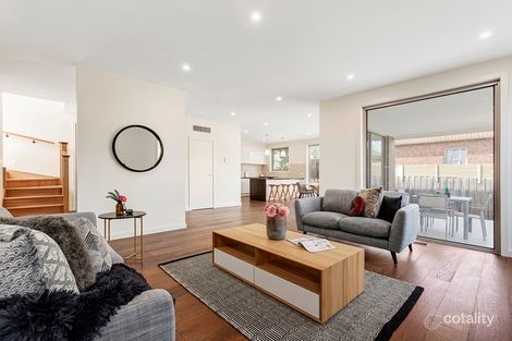 2/8 Fairway Rd, Doncaster, VIC 3108