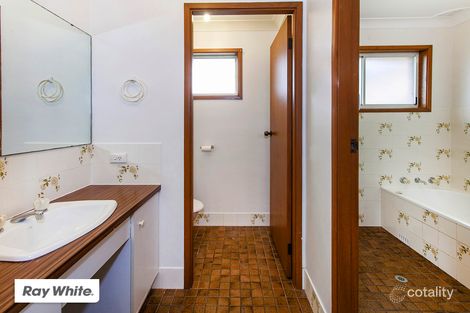 Property photo of 29 Cameron Crescent Kiama Downs NSW 2533