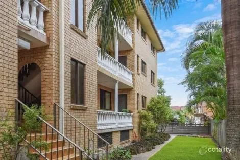 3/6 Genoa St, Surfers Paradise, QLD 4217