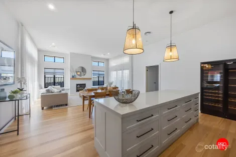 Property photo of 14 Imagine Drive Strathfieldsaye VIC 3551