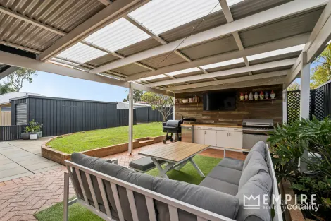 22 Hargreaves Rd, Coolbellup, WA 6163