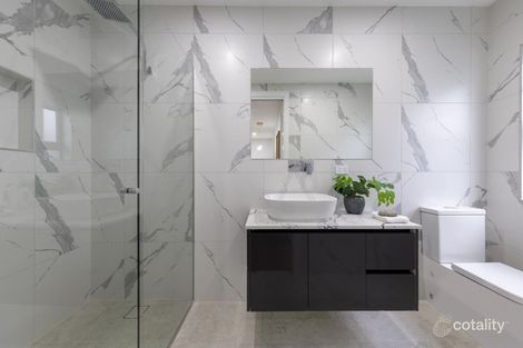 Property photo of 2 Hewa Place Berwick VIC 3806