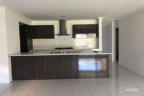 Property photo of 8 Leveret Way Narre Warren South VIC 3805