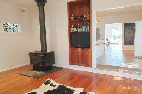 Property photo of 2 East Road Seaford VIC 3198
