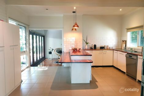 Property photo of 2 East Road Seaford VIC 3198