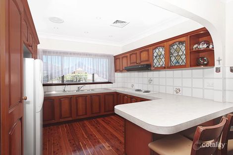 Property photo of 14 Glenfern Crescent Bossley Park NSW 2176