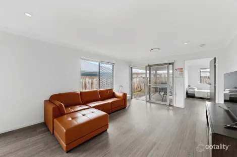 Property photo of 32 Dominique Way Flinders View QLD 4305