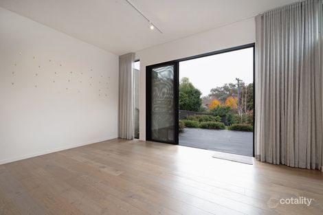 Property photo of 2/4 Ossa Place Lyons ACT 2606