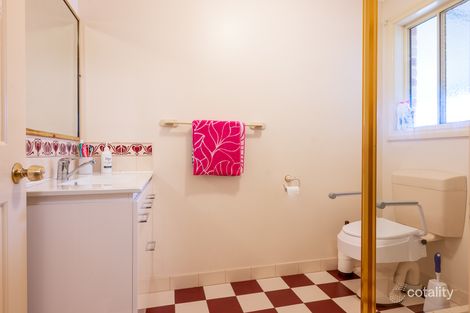 Property photo of 11 Chilvers Place Griffith NSW 2680