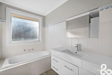 Property photo of 5 Leilani Grove Thomastown VIC 3074