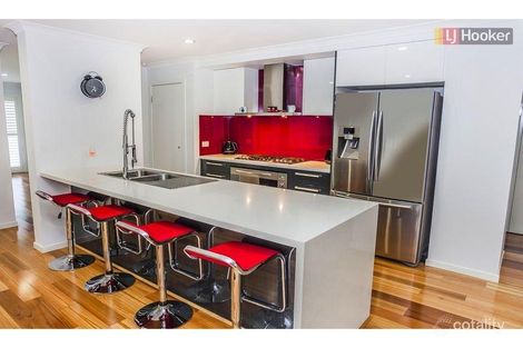 Property photo of 17 Allerton Way Roxburgh Park VIC 3064
