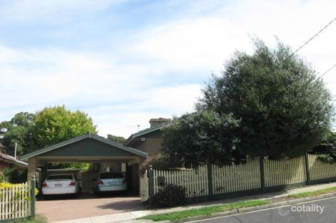 17 Caravelle Cres, Strathmore Heights, VIC 3041