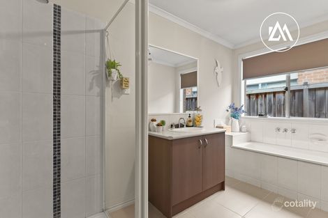 Property photo of 13 Midnight Rise Cranbourne East VIC 3977