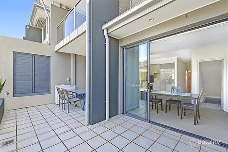 Property photo of 4/45 Bundall Road Surfers Paradise QLD 4217