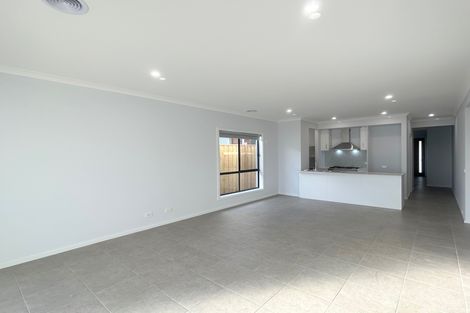 Property photo of 16 Marshy Way Donnybrook VIC 3064