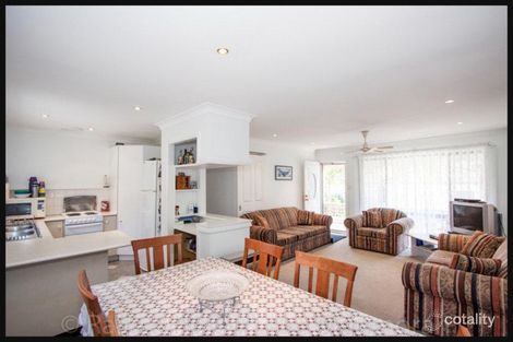 Property photo of 85 Yeramba Road Summerland Point NSW 2259