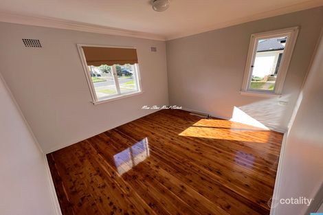 Property photo of 30 Eureka Crescent Sadleir NSW 2168