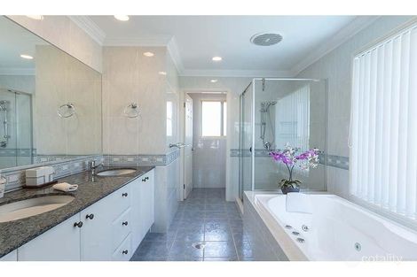 Property photo of 20 Sabrina Avenue Helensvale QLD 4212