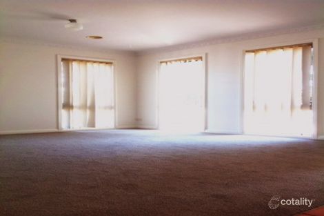 Property photo of 19 Oakbank Avenue Mill Park VIC 3082