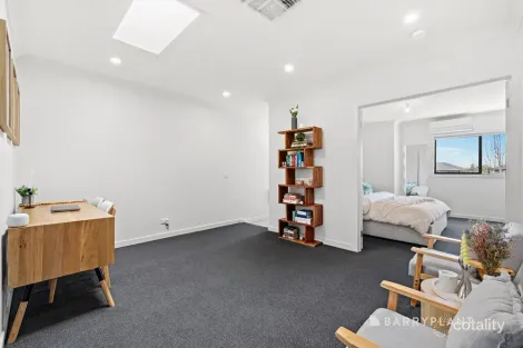 Property photo of 28 Lowe Drive Doreen VIC 3754
